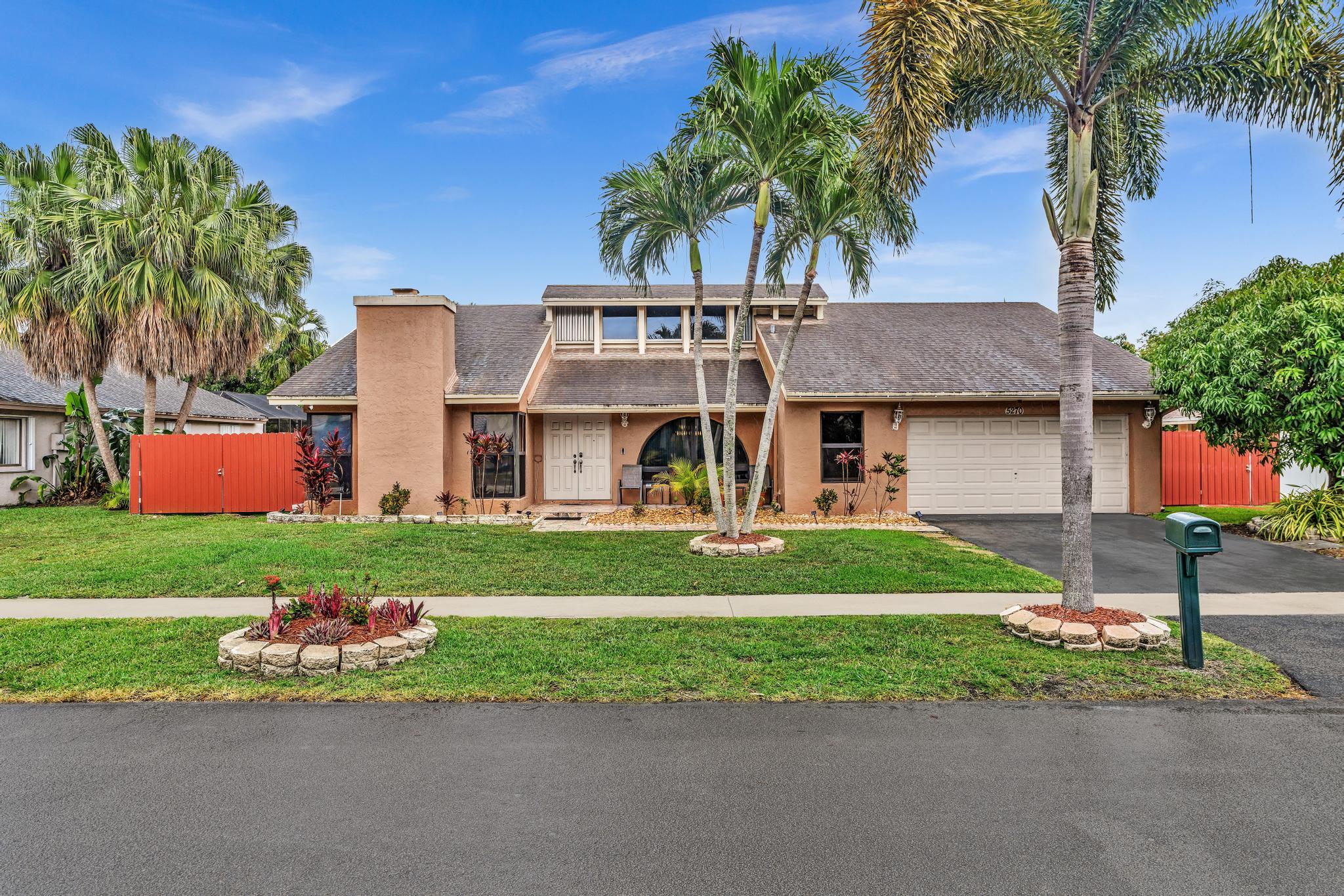 BOULEVARD WOODS EAST - Residential