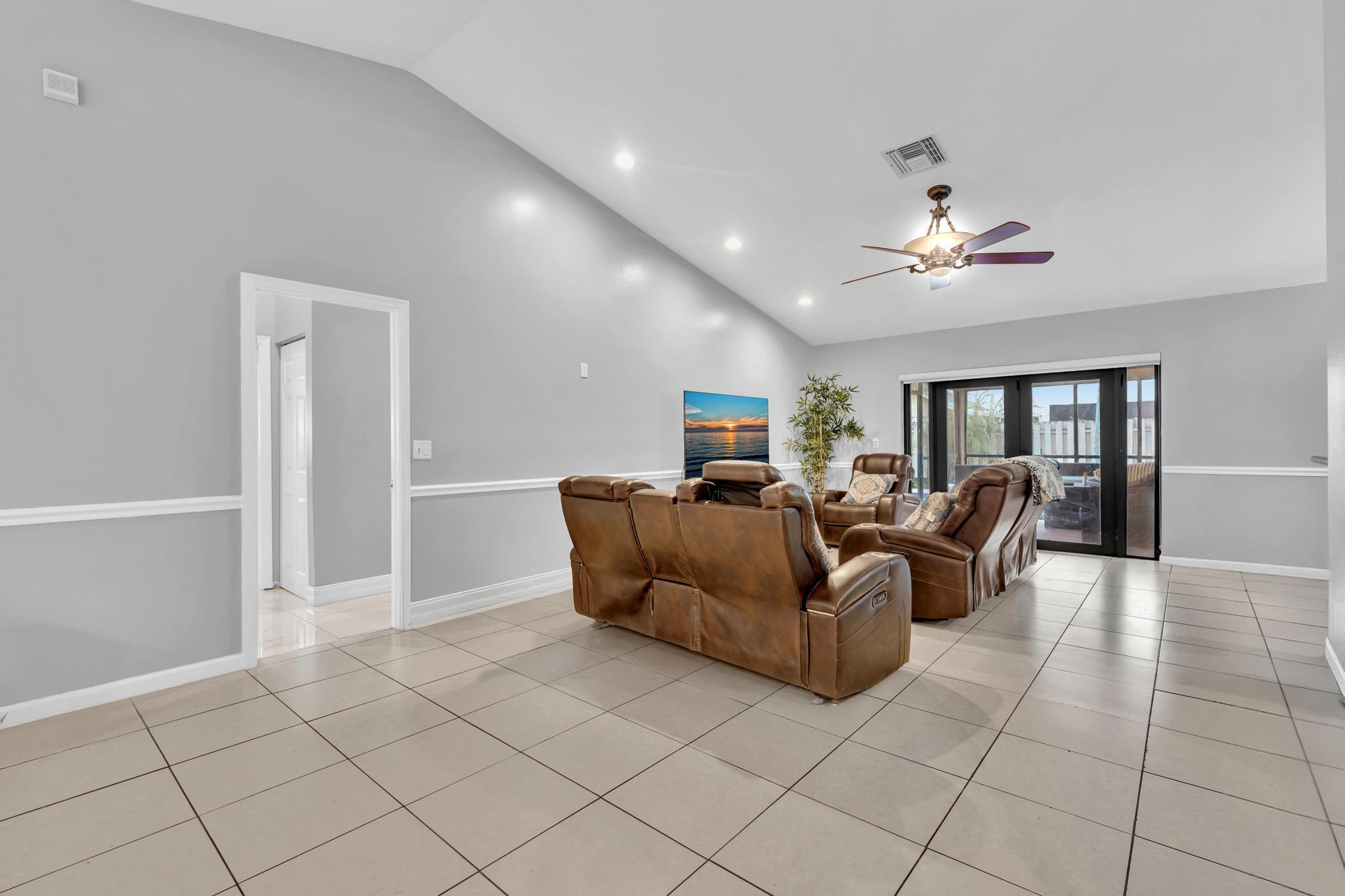 BOULEVARD WOODS EAST - Residential