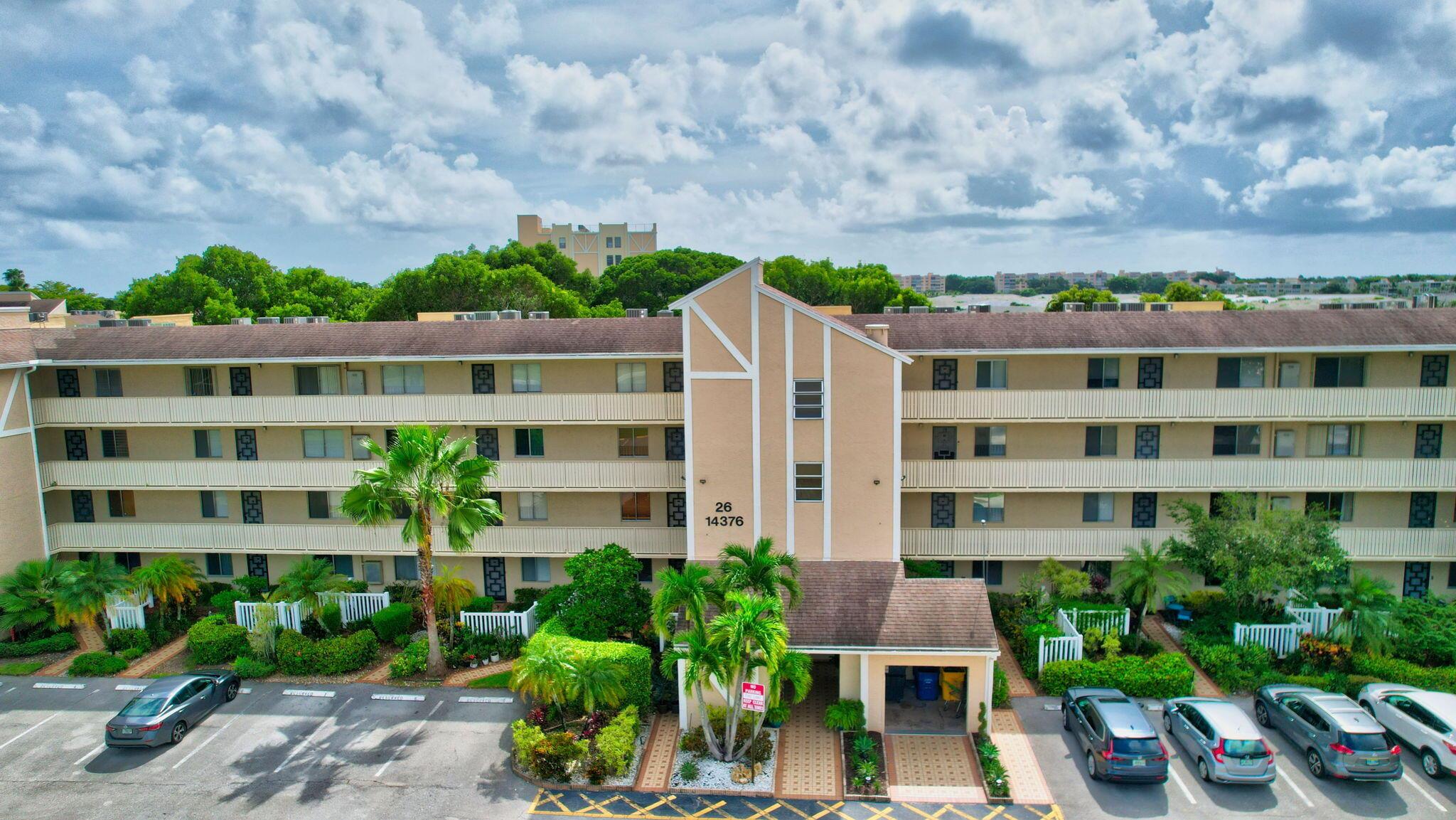 Lifestyle, location and exceptional value! This 2 bedroom 2 bathroom 2nd floor 1070 sq ft unit is ready for the next owner to make their own! Imbued with ample natural light and thoughtful floor plan offering abundant storage, space and comfort while providing enviable views from the expansive balcony. The newly remodeled clubhouse provides the epitome of resort style living including such amenities as a 610 seat live theatre, olympic sized indoor & outdoor pools, gymnasium, cards room, billiards, bocce ball, pickleball, spas, saunas and ping pong to name but a few. Huntington lakes is an active adult community well known for their abundant social activities and first class amenities. Centrally located near some of the regions best restaurants, shopping centers and nightlife.