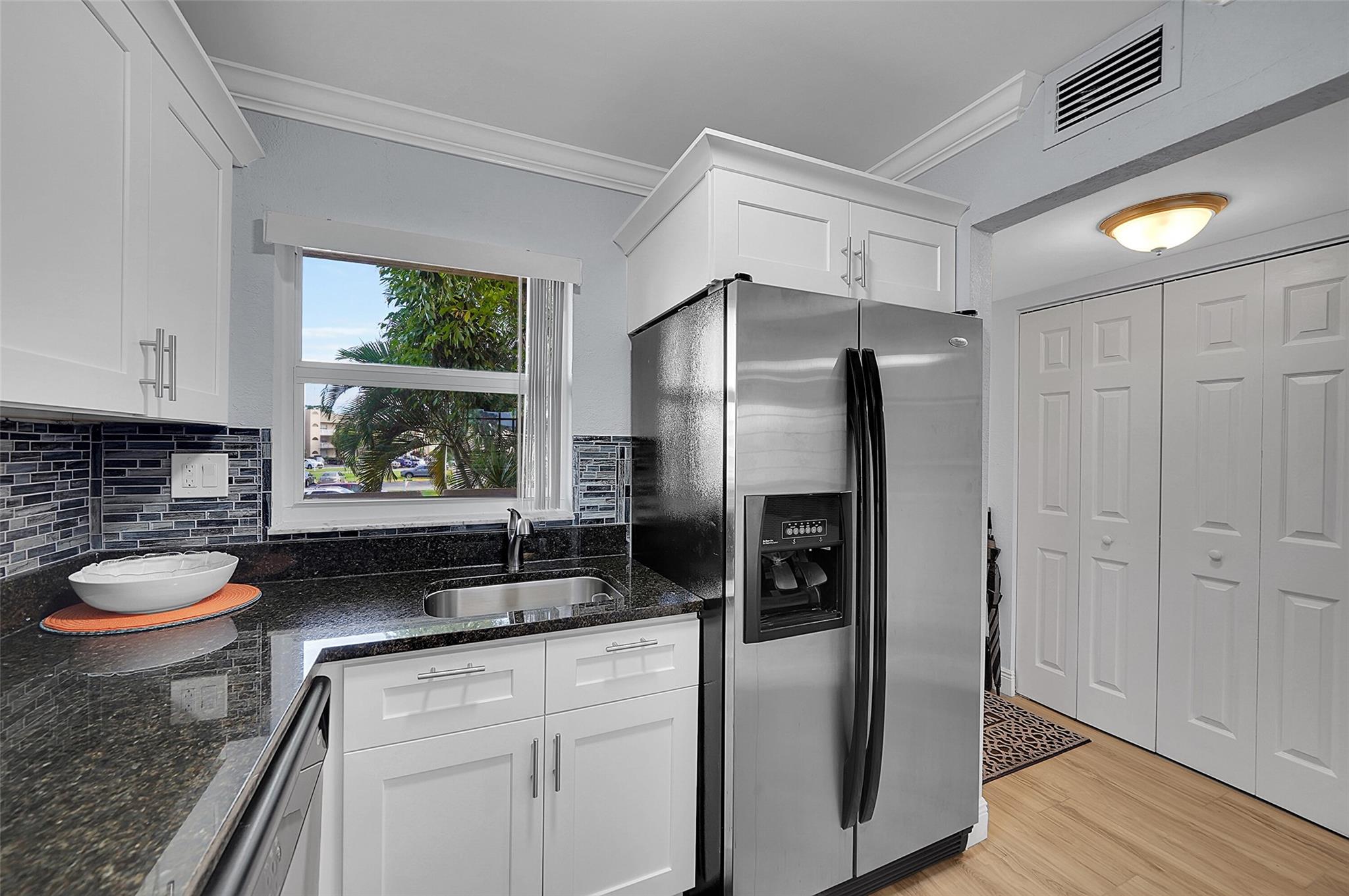 View photos, virtual tours, details... 9370 Sunrise Lakes Blvd 207