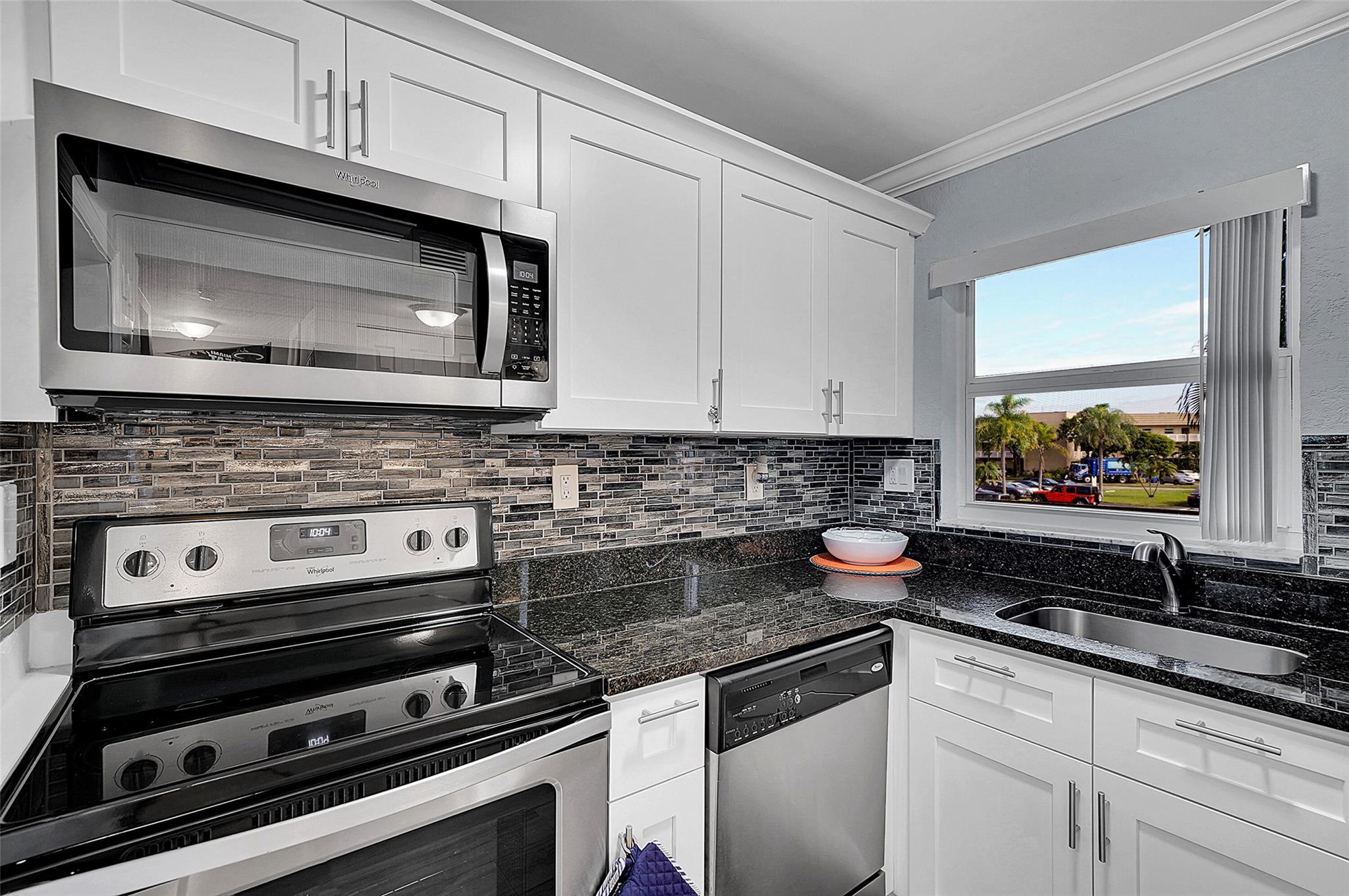 View photos, virtual tours, details... 9370 Sunrise Lakes Blvd 207