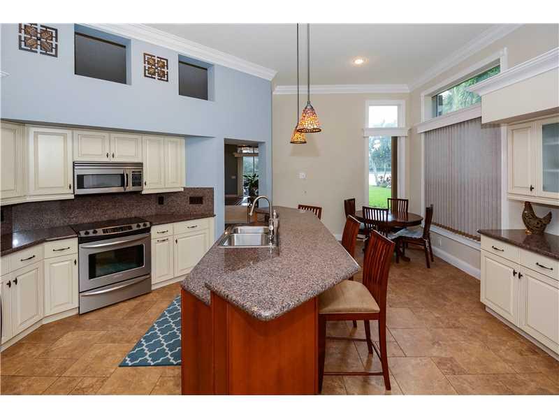 BAY ISLE WESTON HILLS CC - Residential