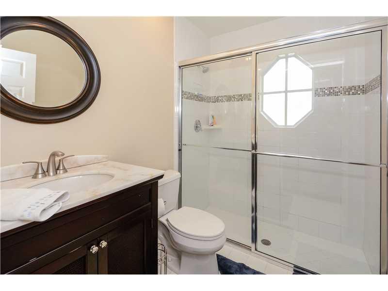 BAY ISLE WESTON HILLS CC - Residential