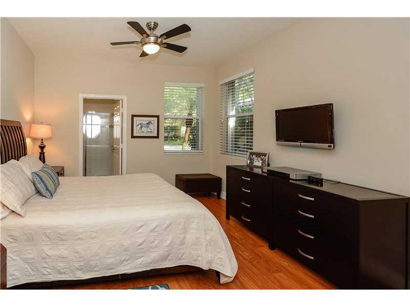 BAY ISLE WESTON HILLS CC - Residential