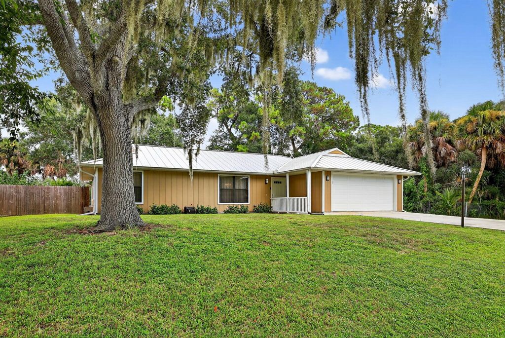 Photo of 7902 Fort Walton Avenue, Fort Pierce, FL 34951 (MLS # R11115286)