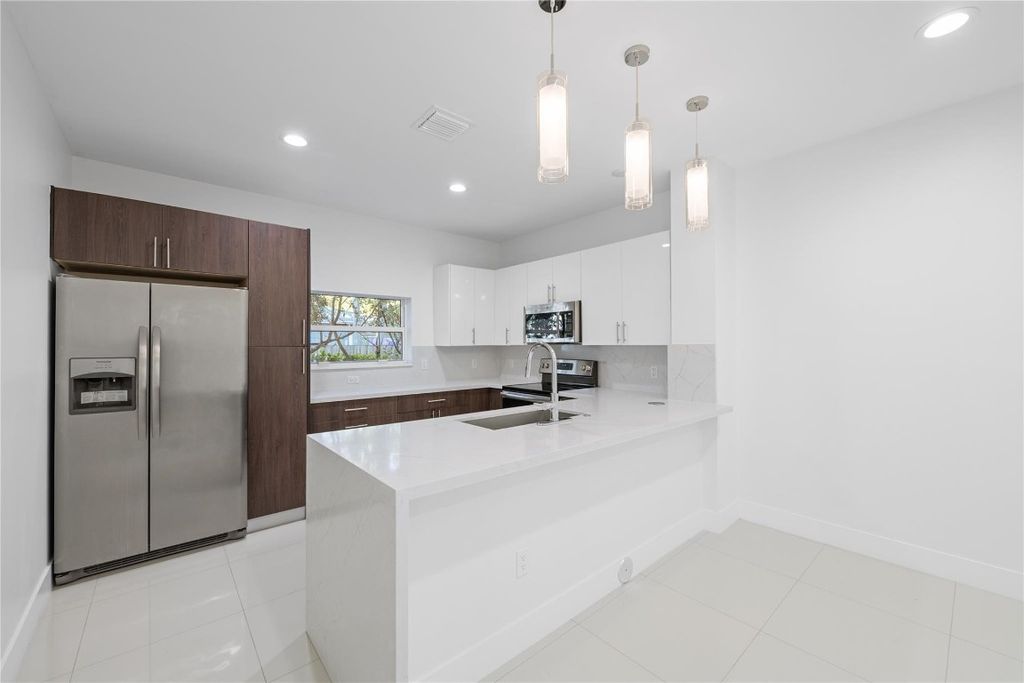 Photo of 324 SW 14th Court #324, Fort Lauderdale, FL 33315 (MLS # F10529864)