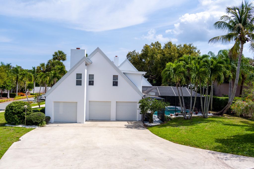 Photo of 9 Quail Run Lane, Sewalls Point, FL 34996 (MLS # R10783060)