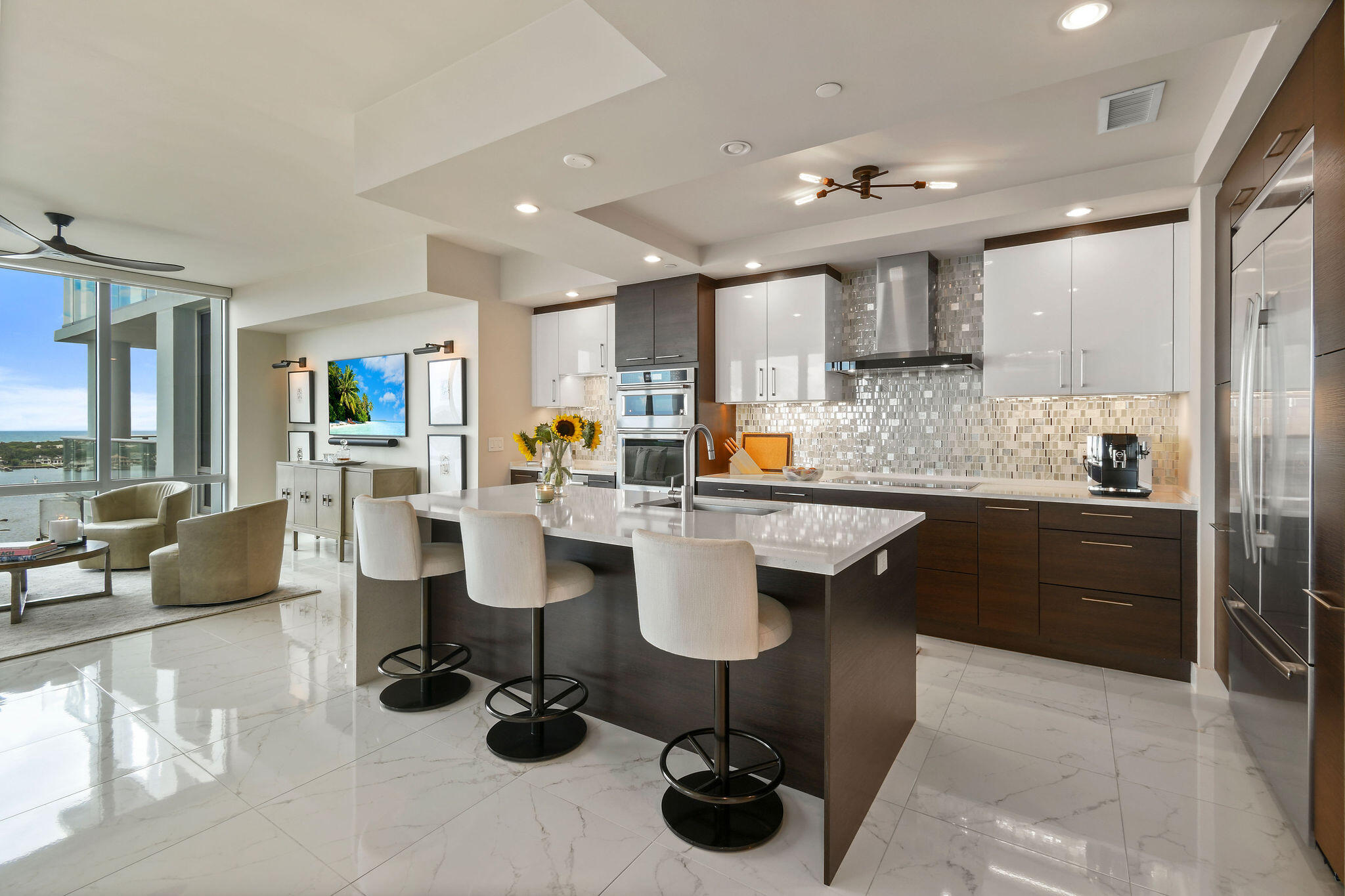 1 Water Club Way 1602, North Palm Beach, FL, 33408/$1,895,000 2 1 Water Club Way 1602