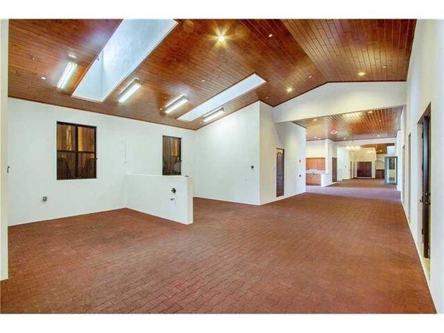 GRAND PRIX VILLAGE SOUTH - Residential