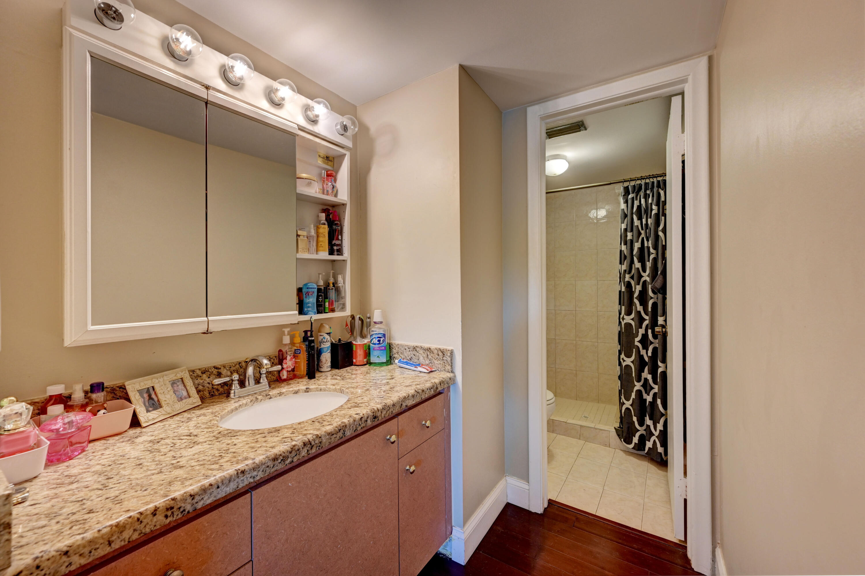 CENTURA PARC - Residential Lease