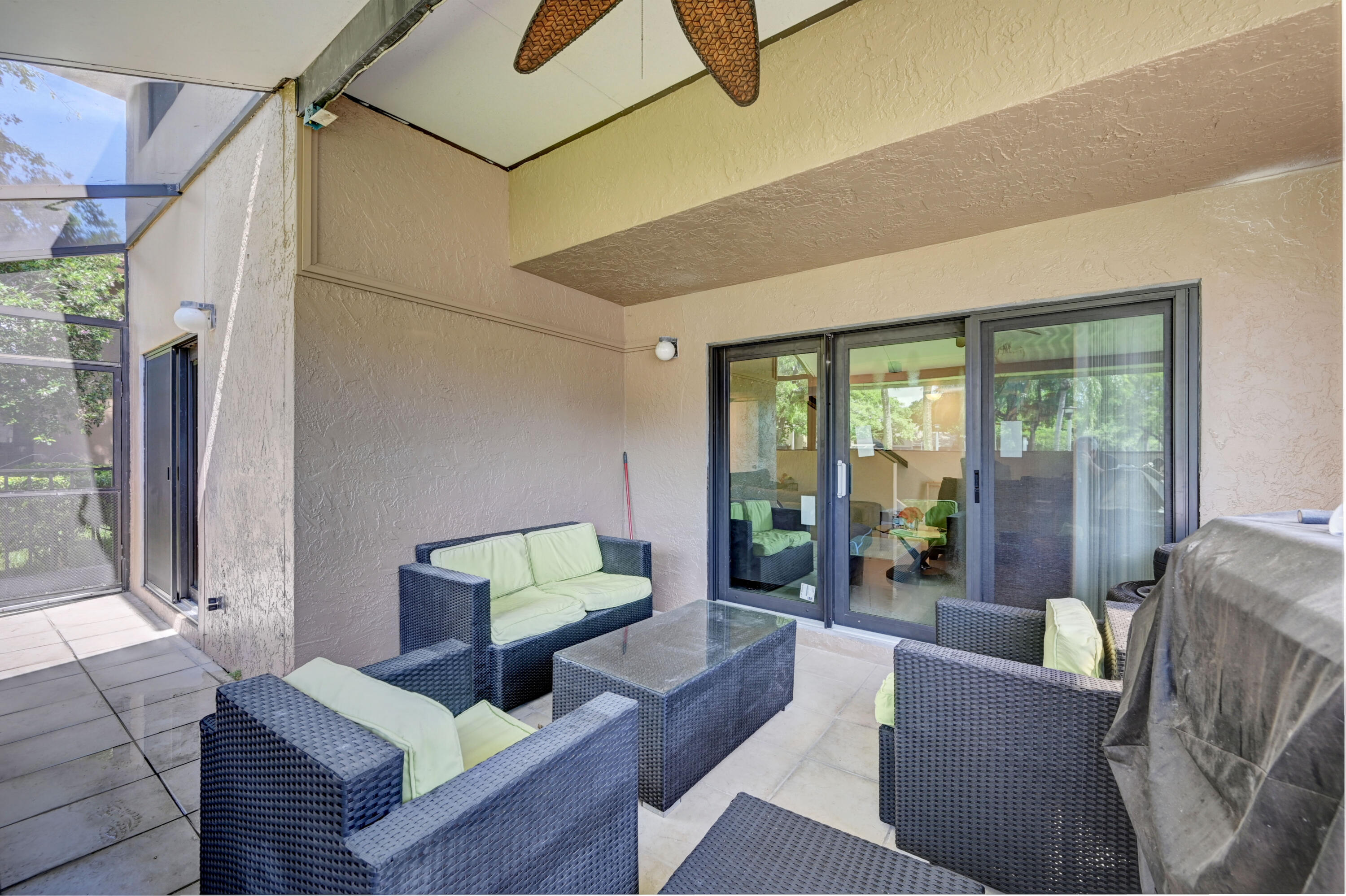 CENTURA PARC - Residential Lease