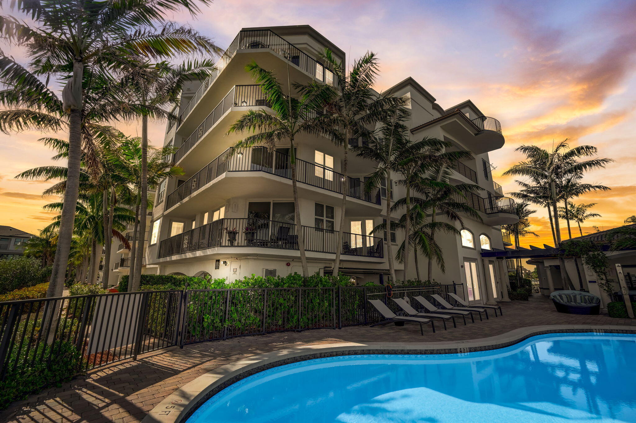 PENINSULA ON THE INTRACOASTAL CONDO - Residential