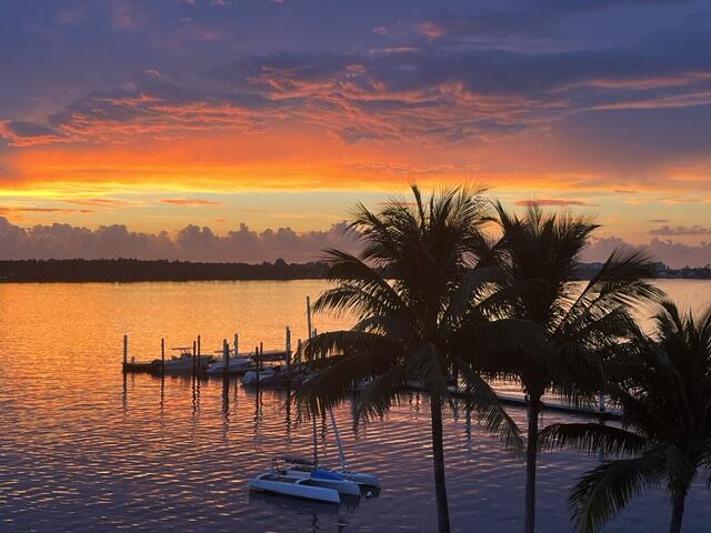 PENINSULA ON THE INTRACOASTAL CONDO - Residential