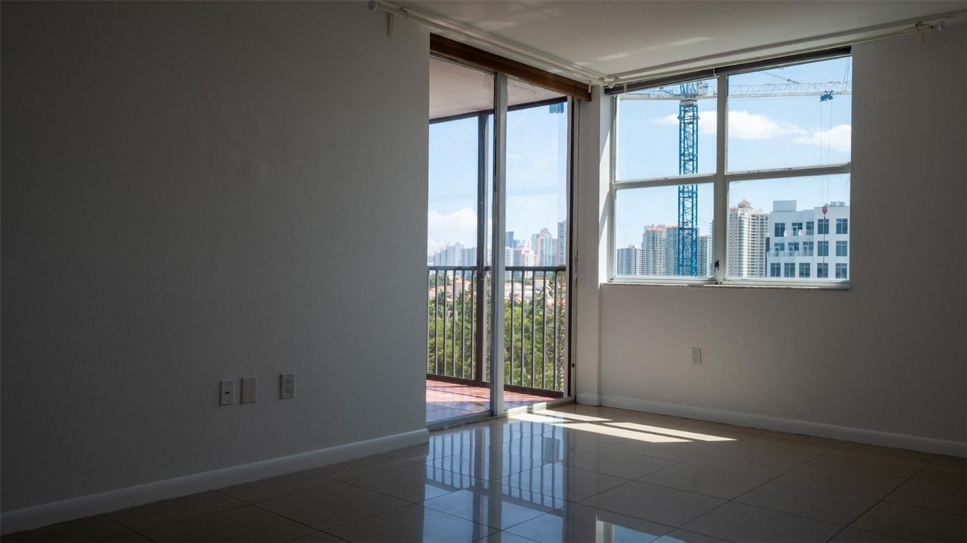 BONAVIDA CONDO - Residential