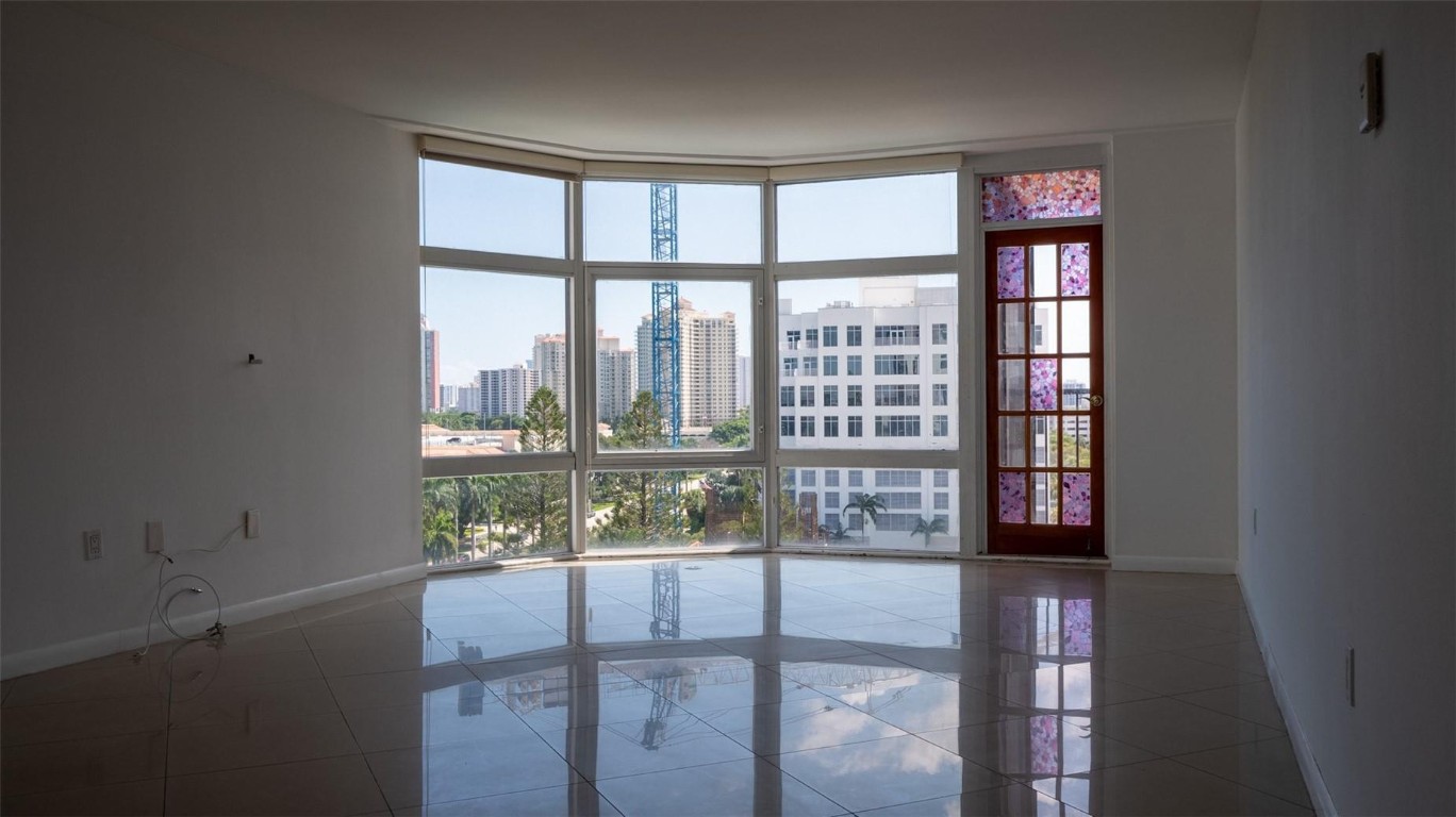 BONAVIDA CONDO - Residential