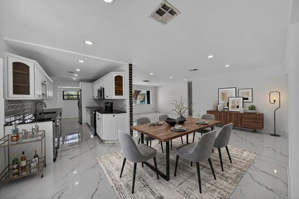 Photo of 2740 NW 9th Lane, Wilton Manors, FL 33311 (MLS # B26029979)
