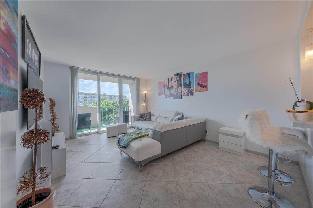 Island Club - Residential