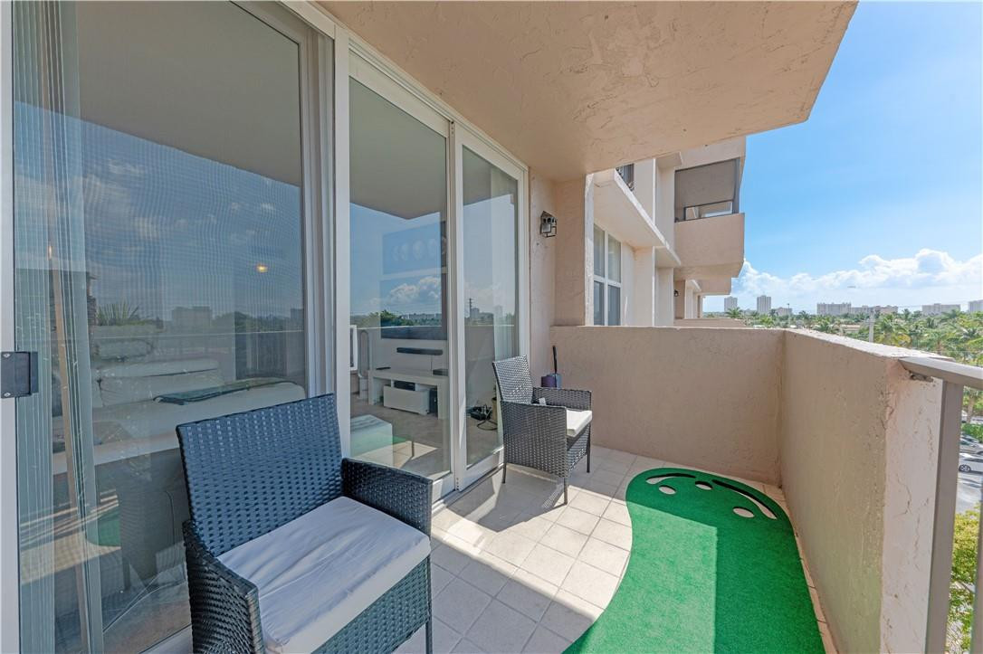Island Club - Residential