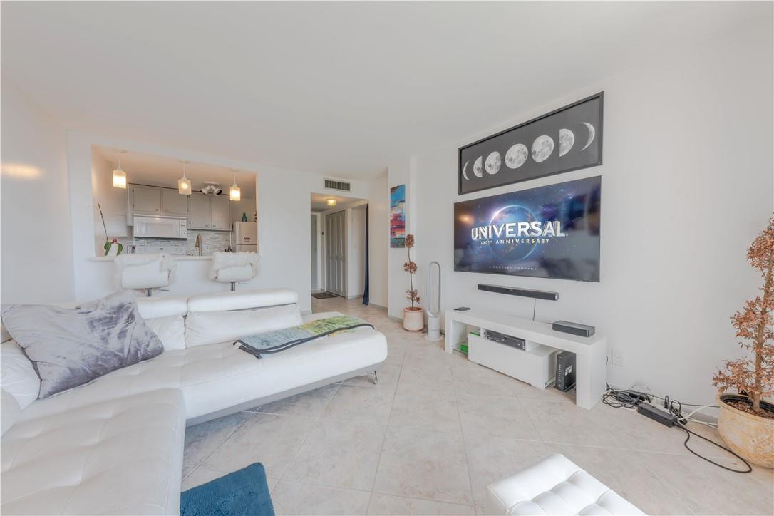 Island Club - Residential