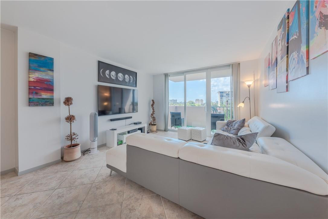 Island Club - Residential
