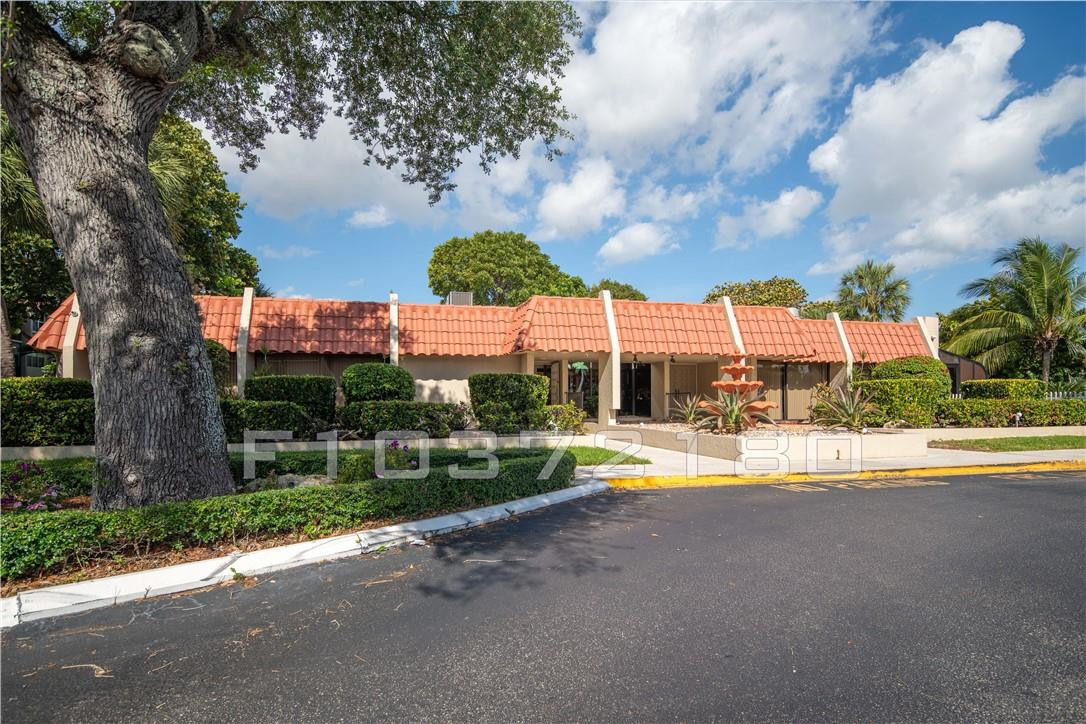 Island Club - Residential