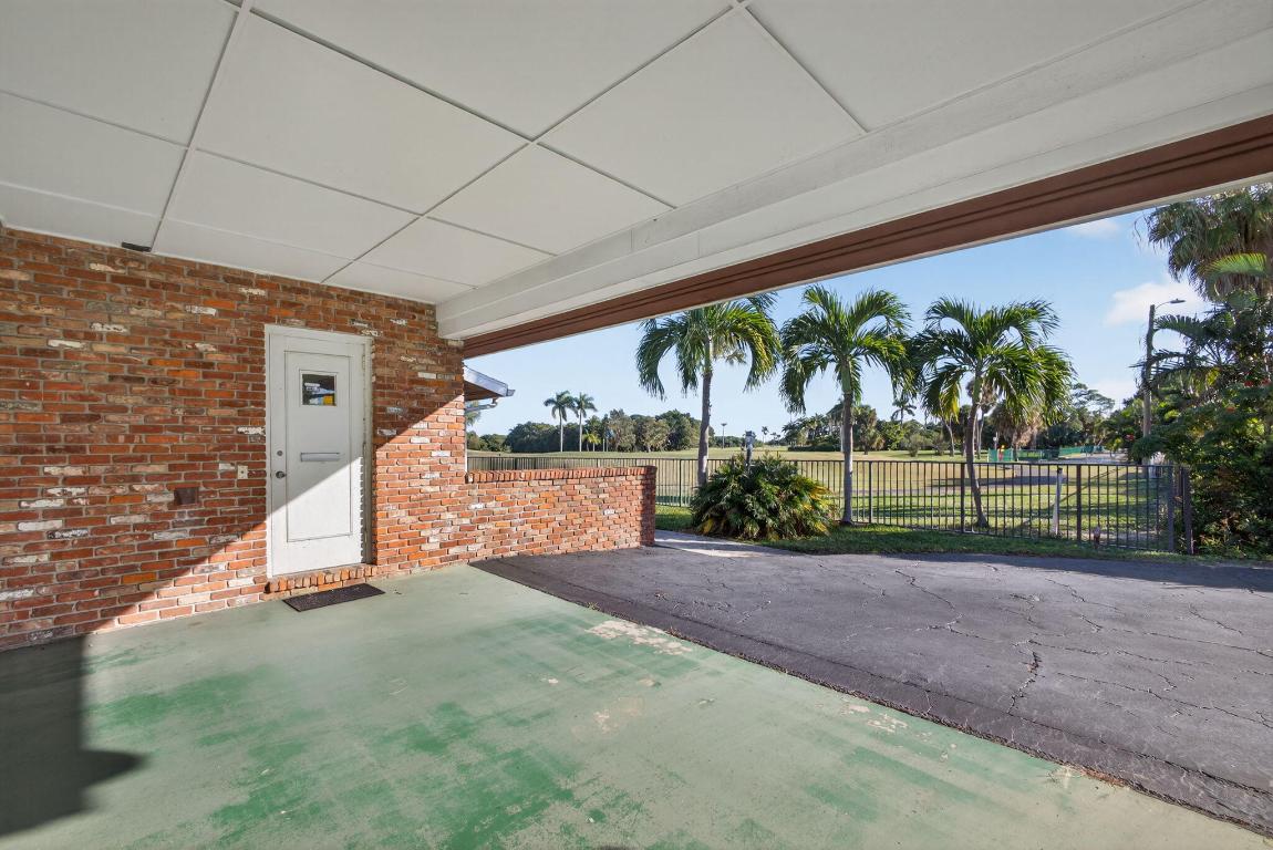 NORTH LAKE WORTH - Residential