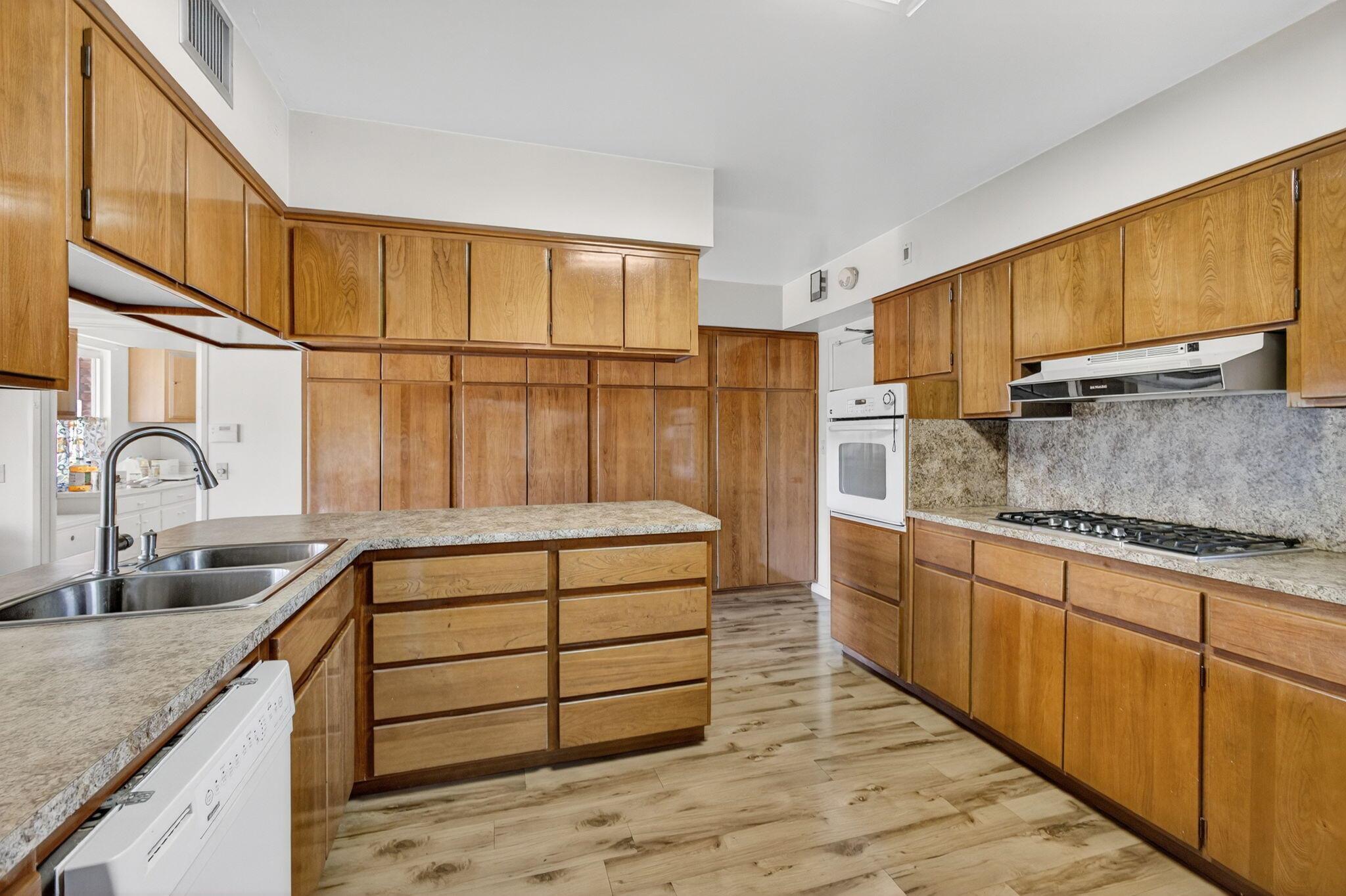 NORTH LAKE WORTH - Residential