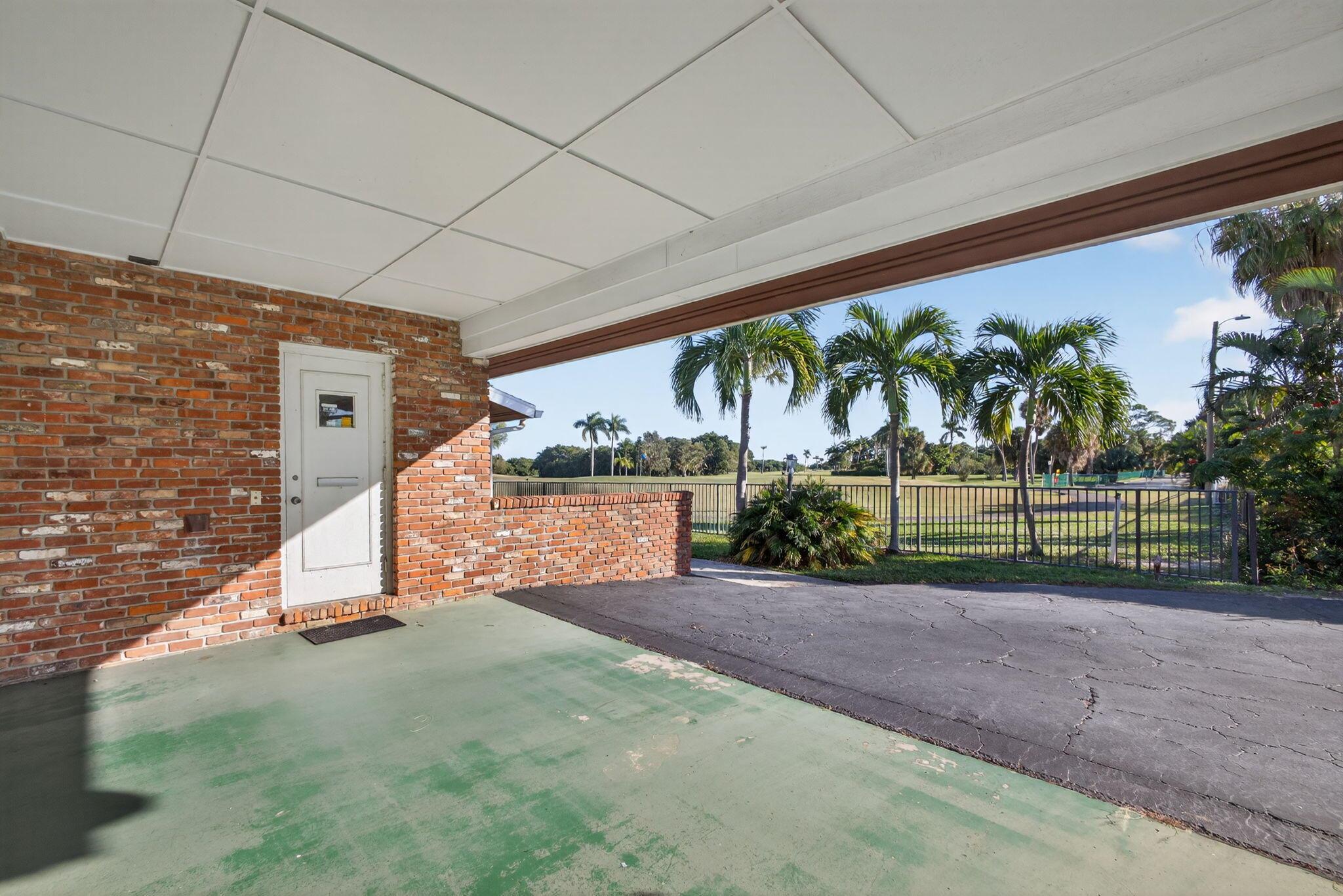 NORTH LAKE WORTH - Residential