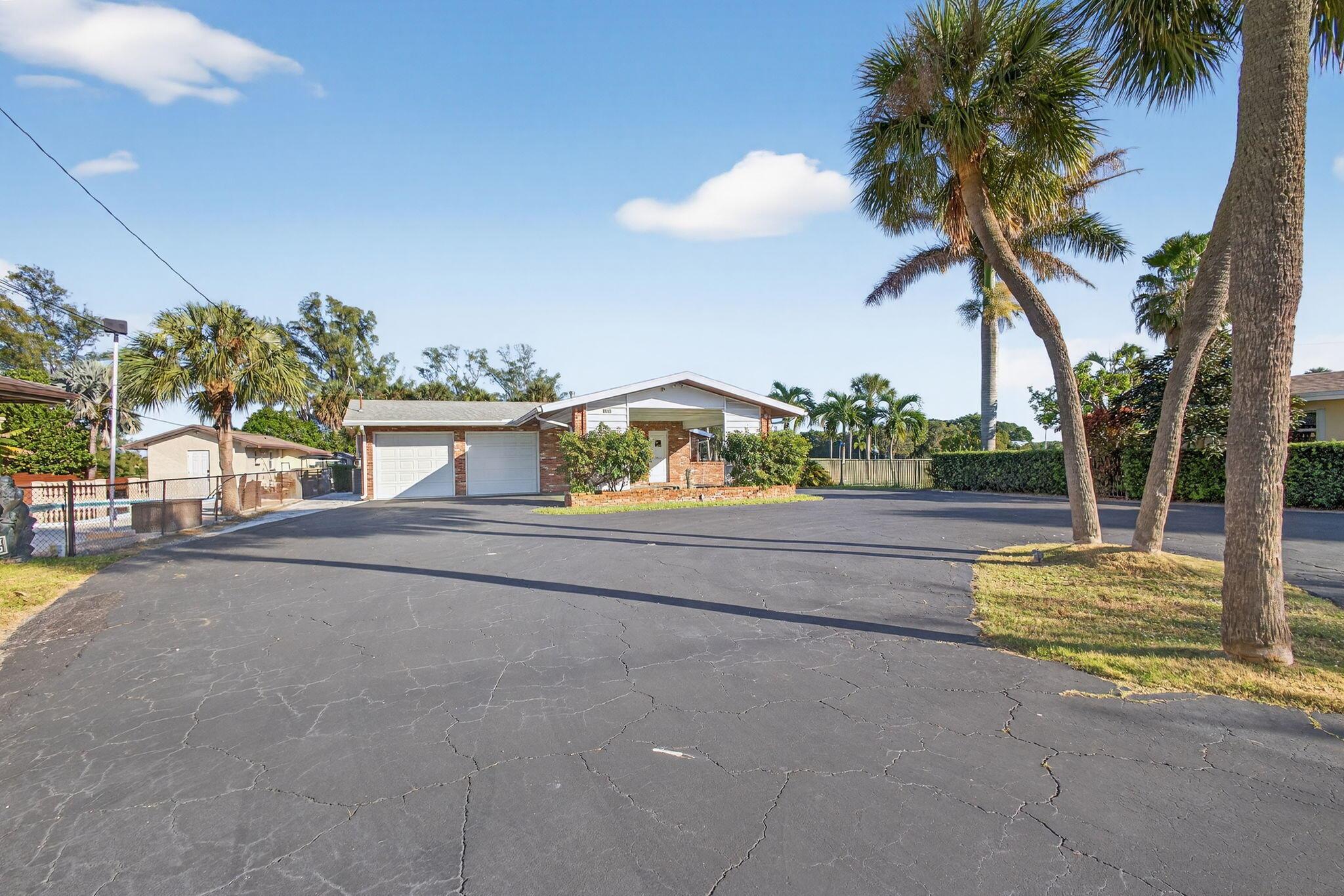 NORTH LAKE WORTH - Residential