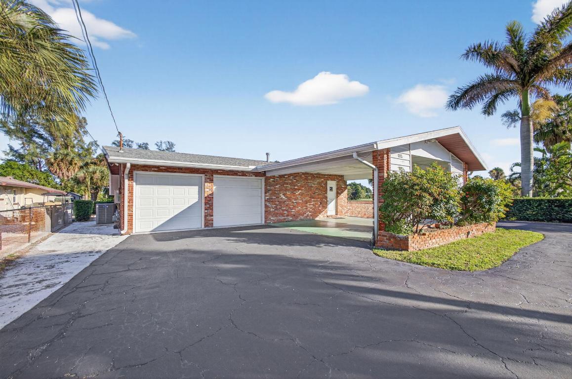 NORTH LAKE WORTH - Residential