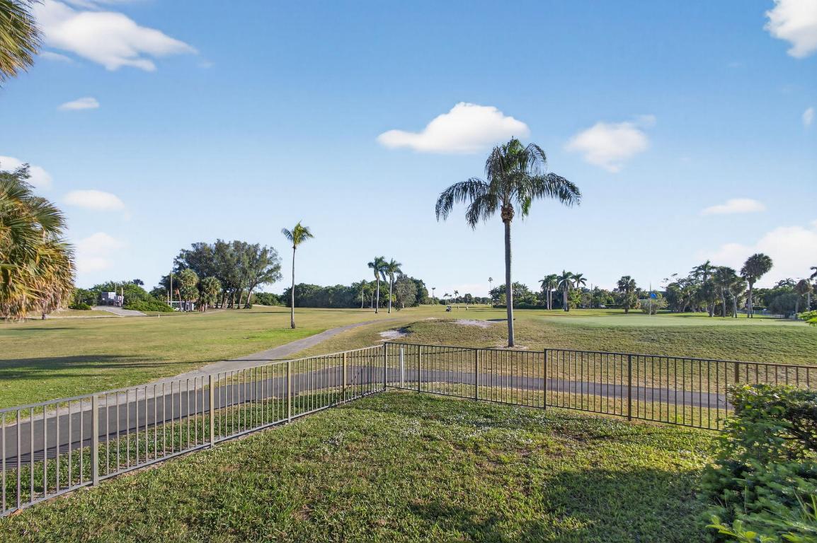 NORTH LAKE WORTH - Residential