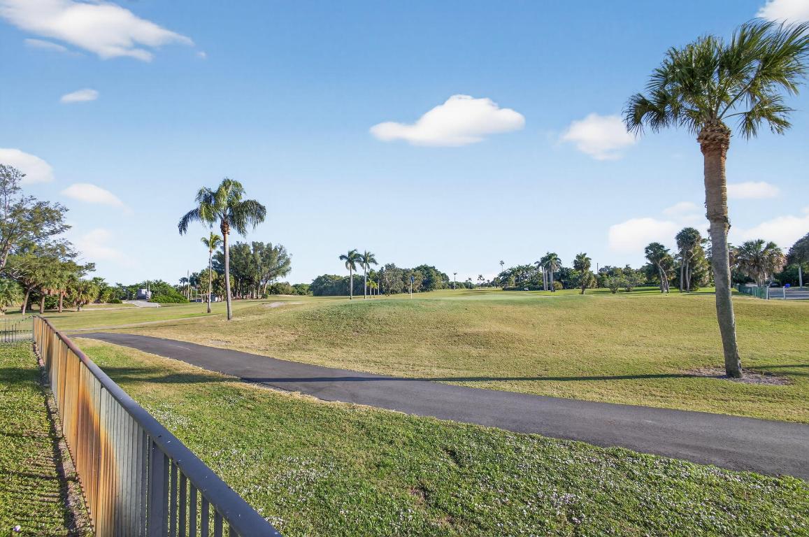 NORTH LAKE WORTH - Residential