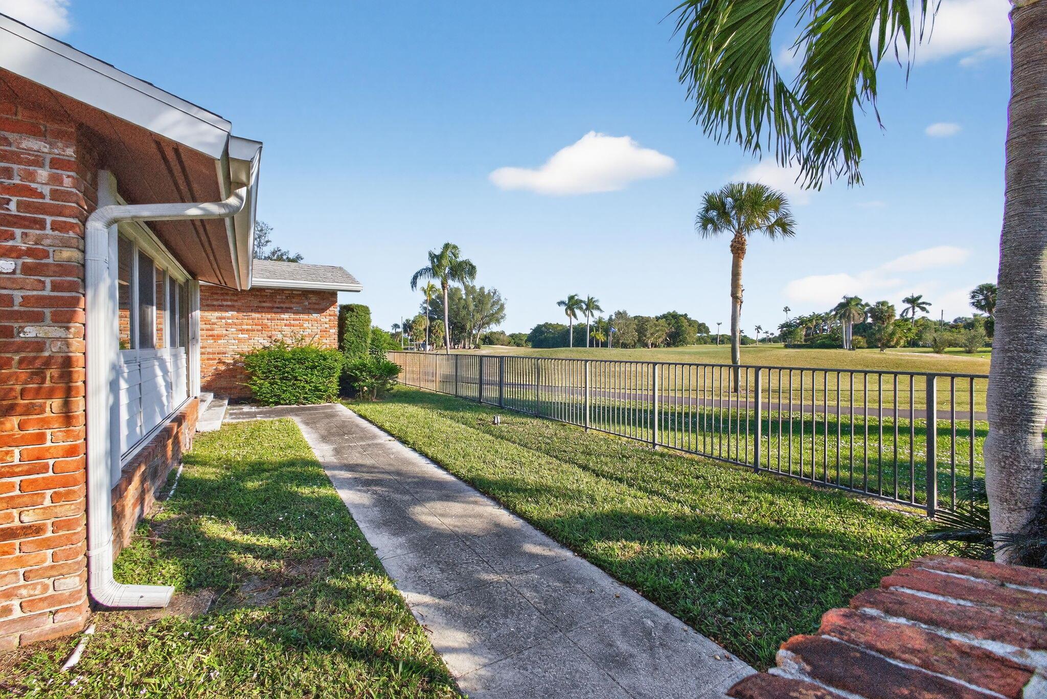 NORTH LAKE WORTH - Residential
