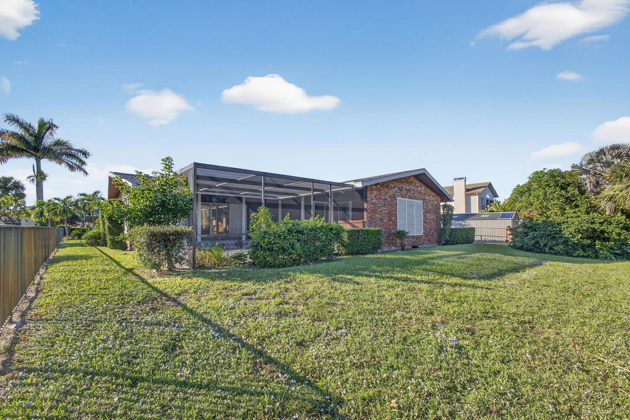 NORTH LAKE WORTH - Residential