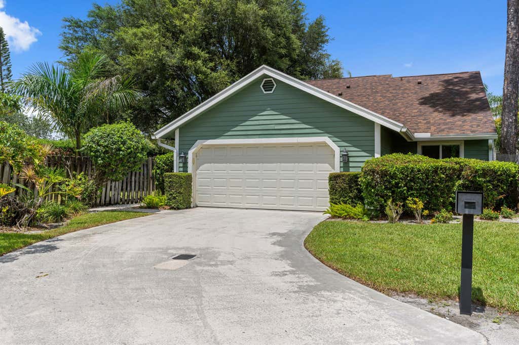 Photo of 433 Goldenwood Way, Wellington, FL 33414 (MLS # B26067682)
