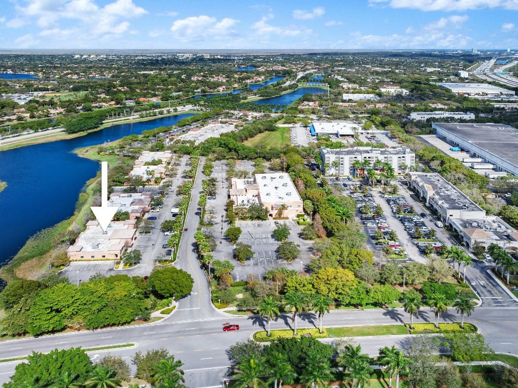 2233 N Commerce Parkway