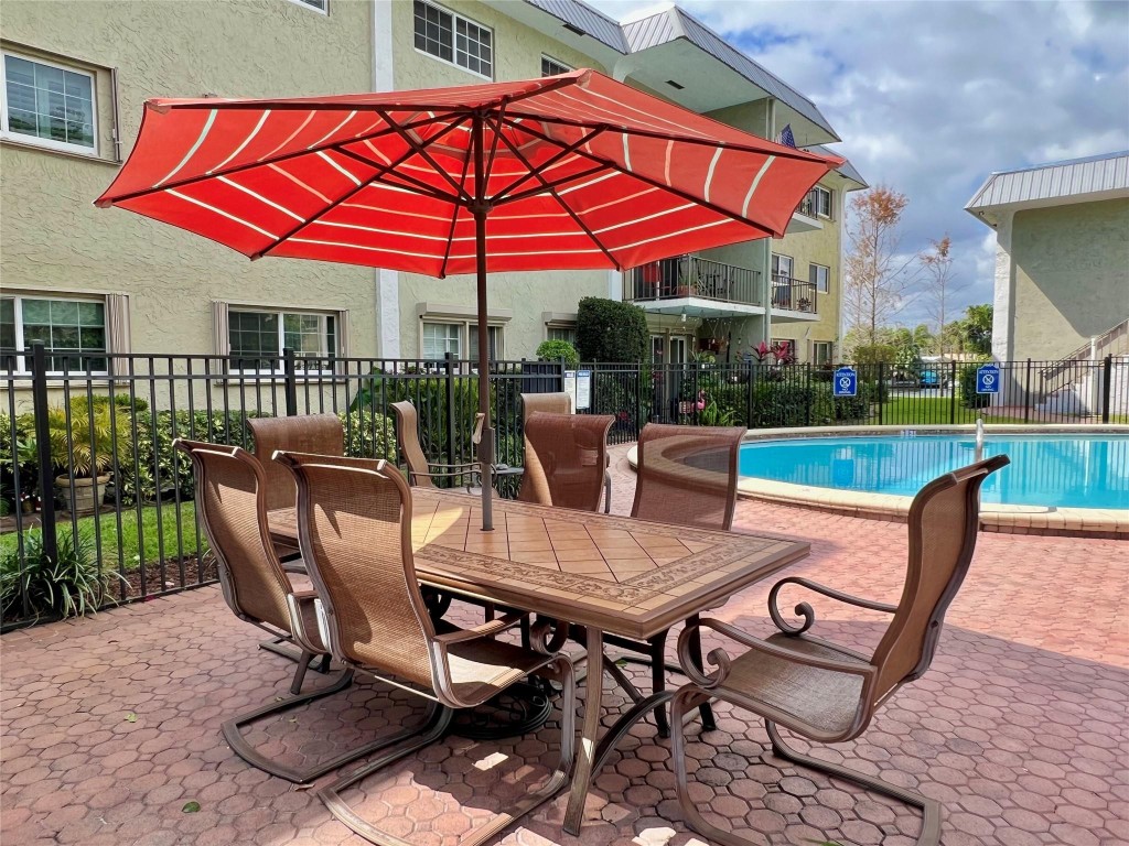 River Manor - Residential