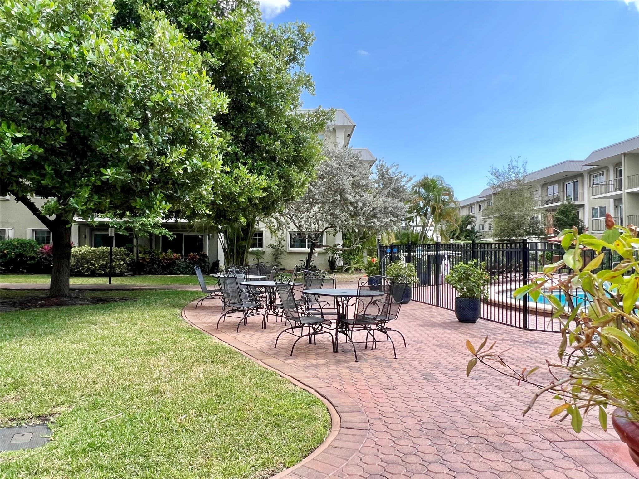 River Manor - Residential