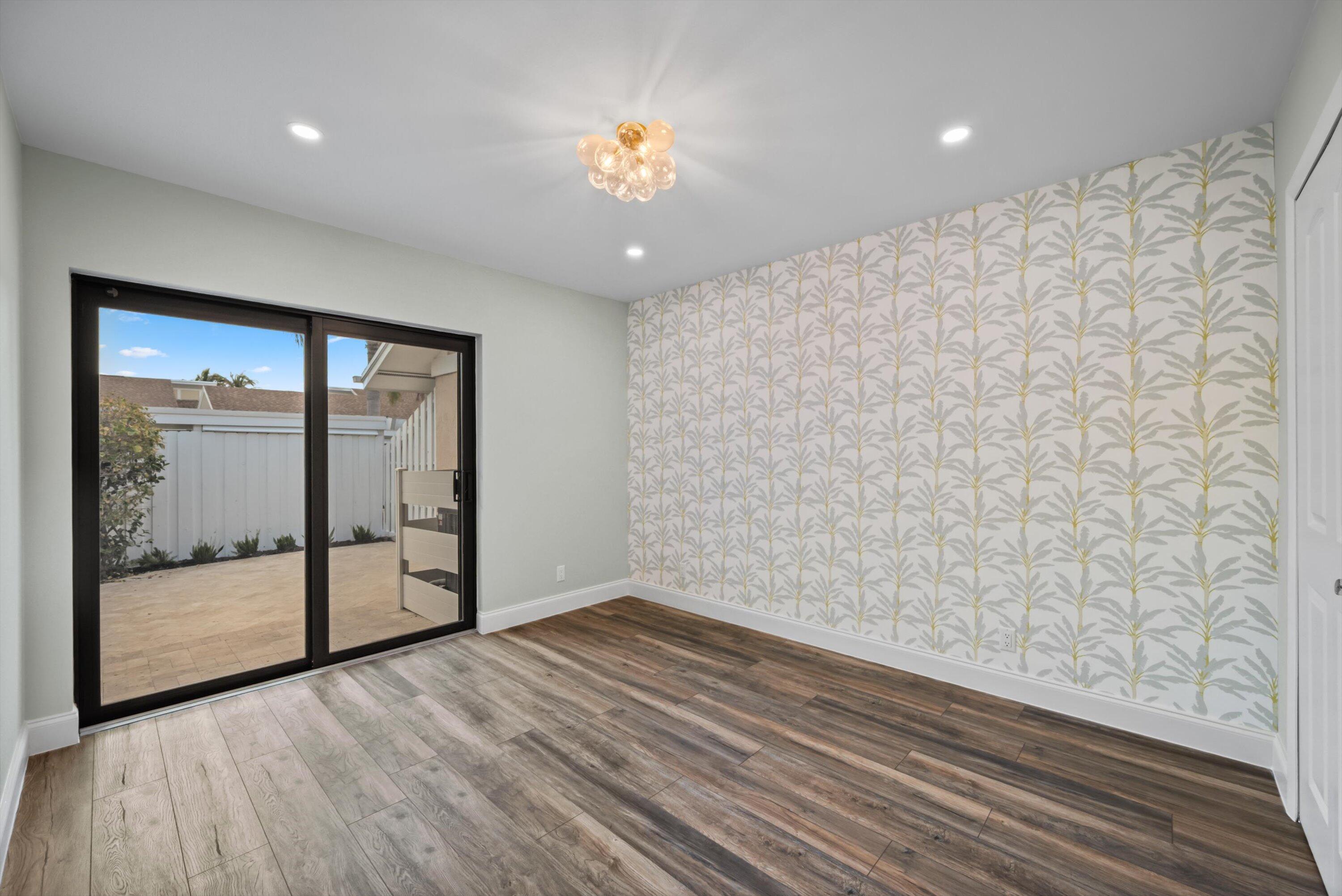 CAPE POINTE OF JONATHANS LANDING - Residential