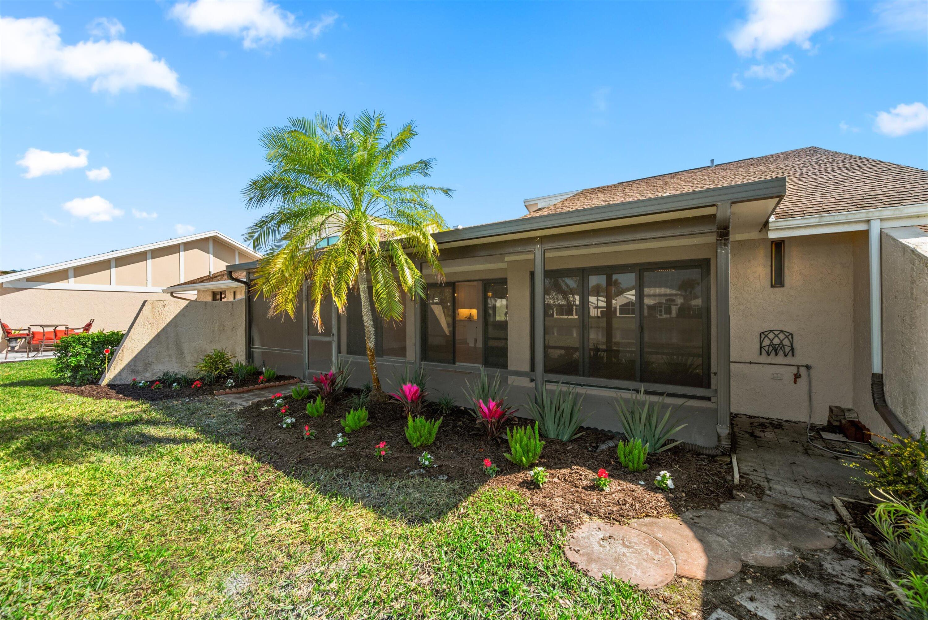 CAPE POINTE OF JONATHANS LANDING - Residential