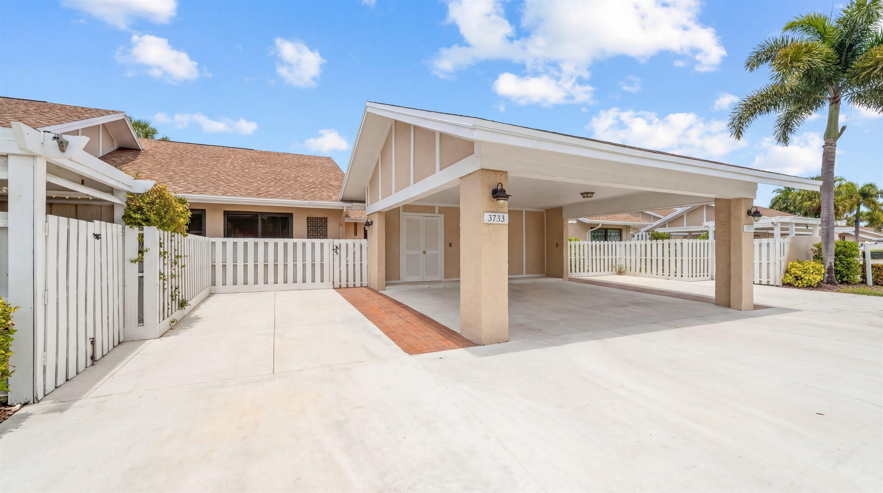 CAPE POINTE OF JONATHANS LANDING - Residential