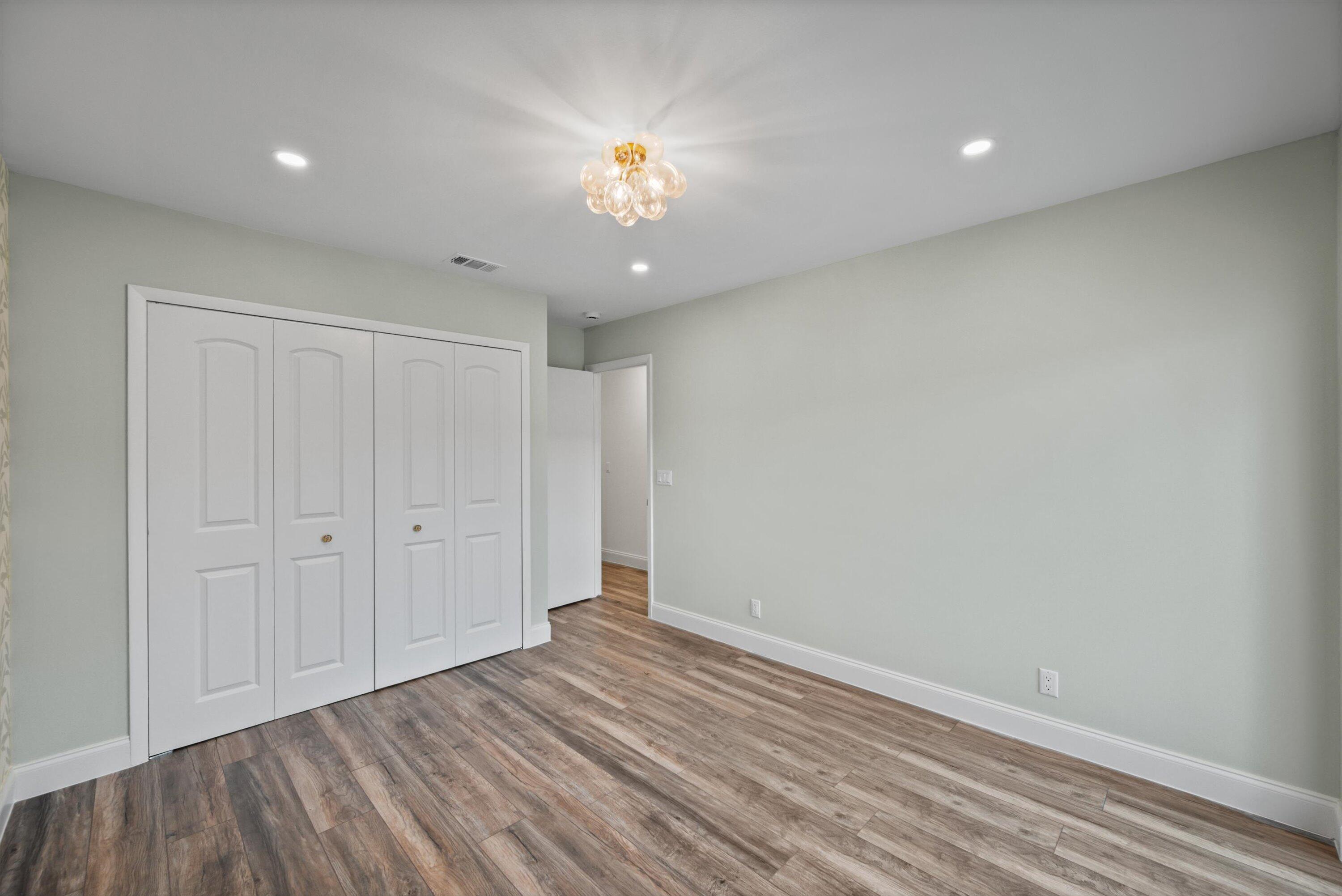 CAPE POINTE OF JONATHANS LANDING - Residential