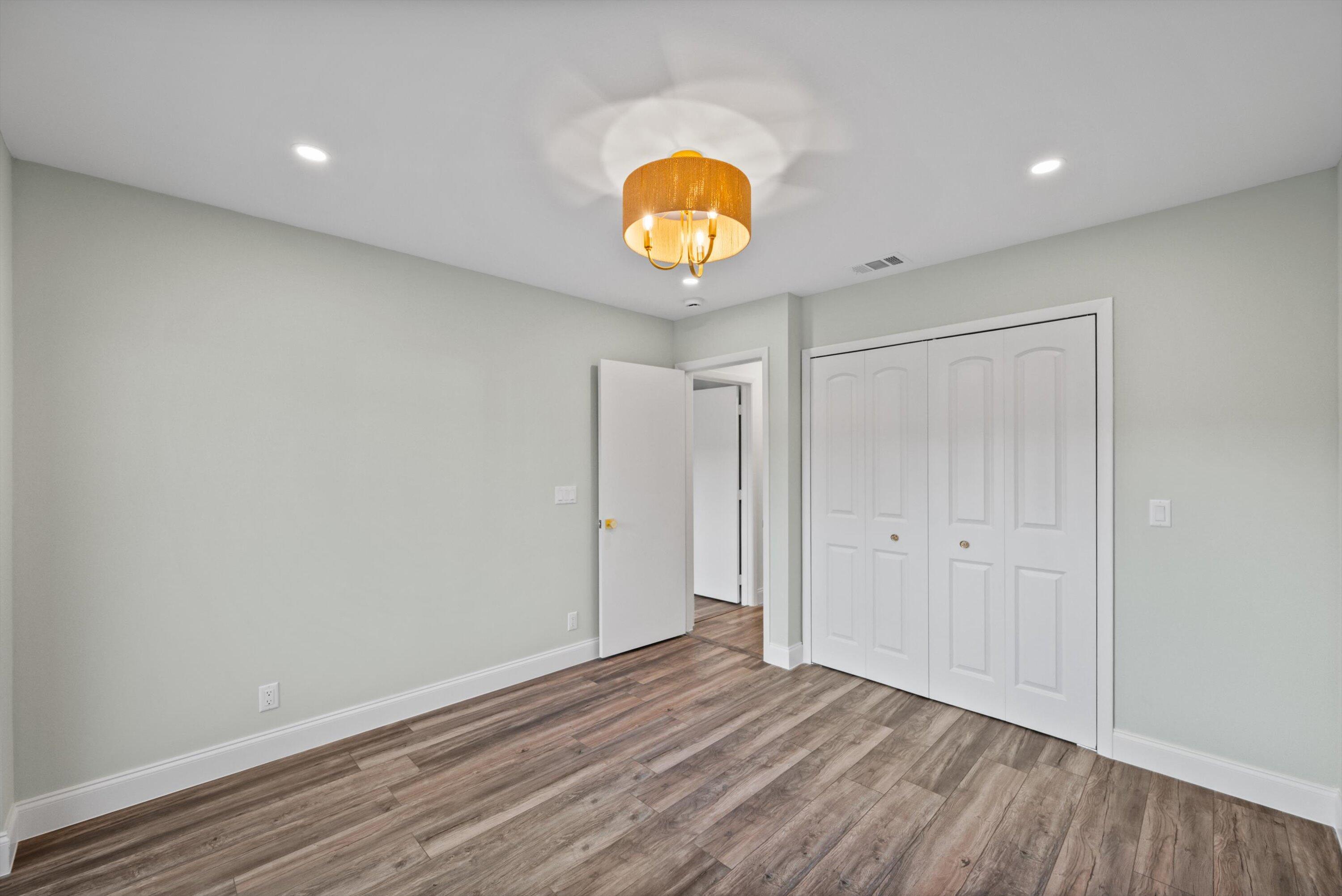 CAPE POINTE OF JONATHANS LANDING - Residential