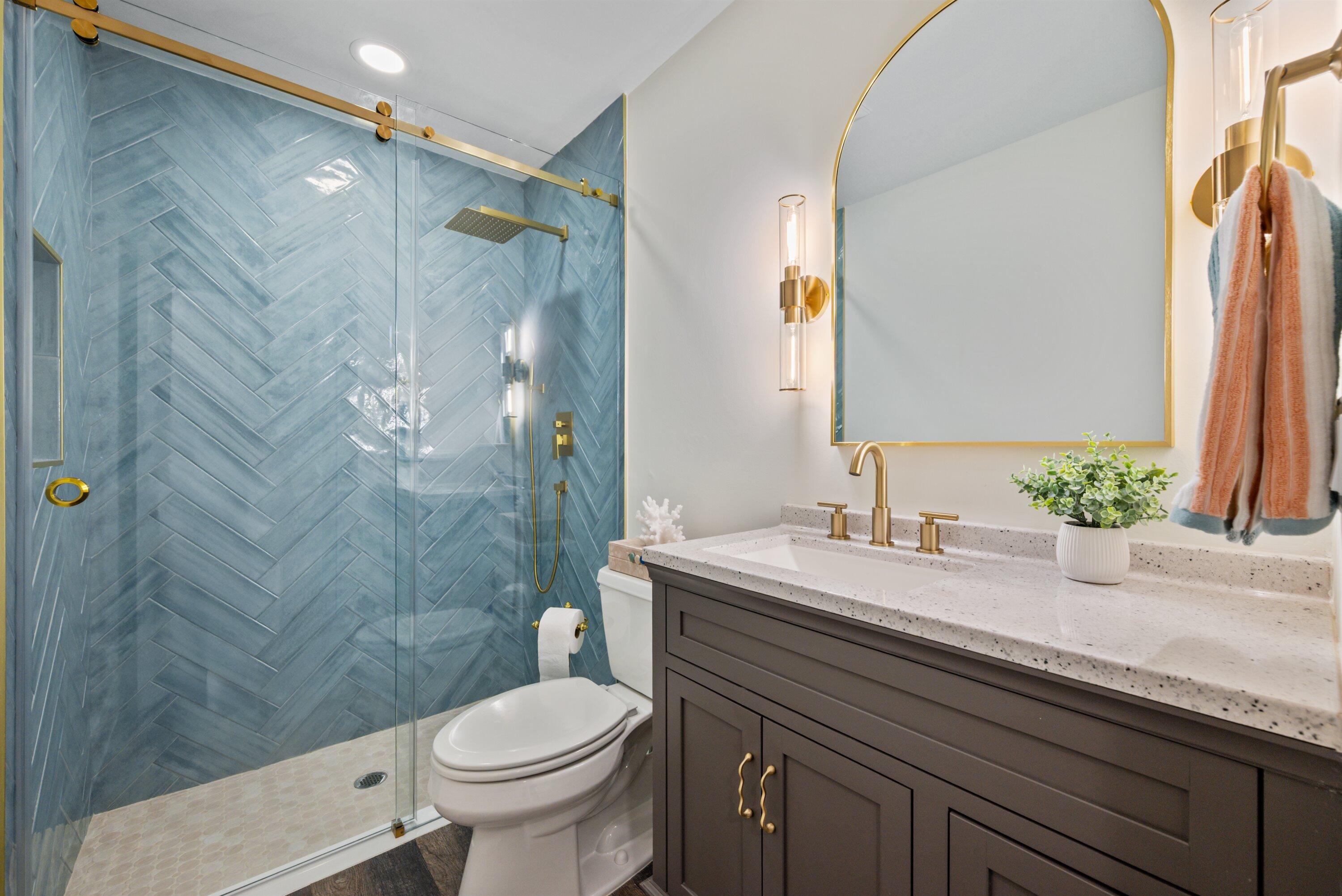 CAPE POINTE OF JONATHANS LANDING - Residential