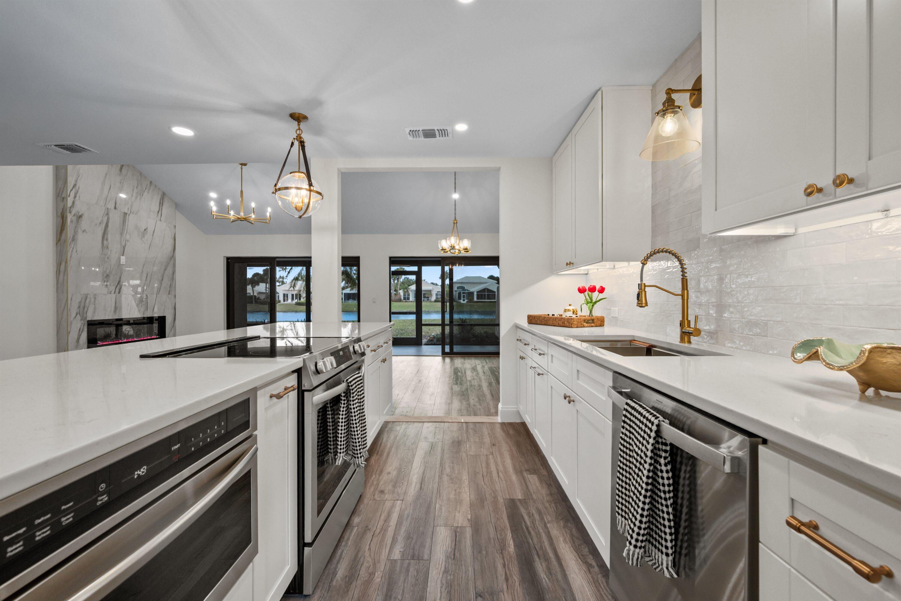 CAPE POINTE OF JONATHANS LANDING - Residential