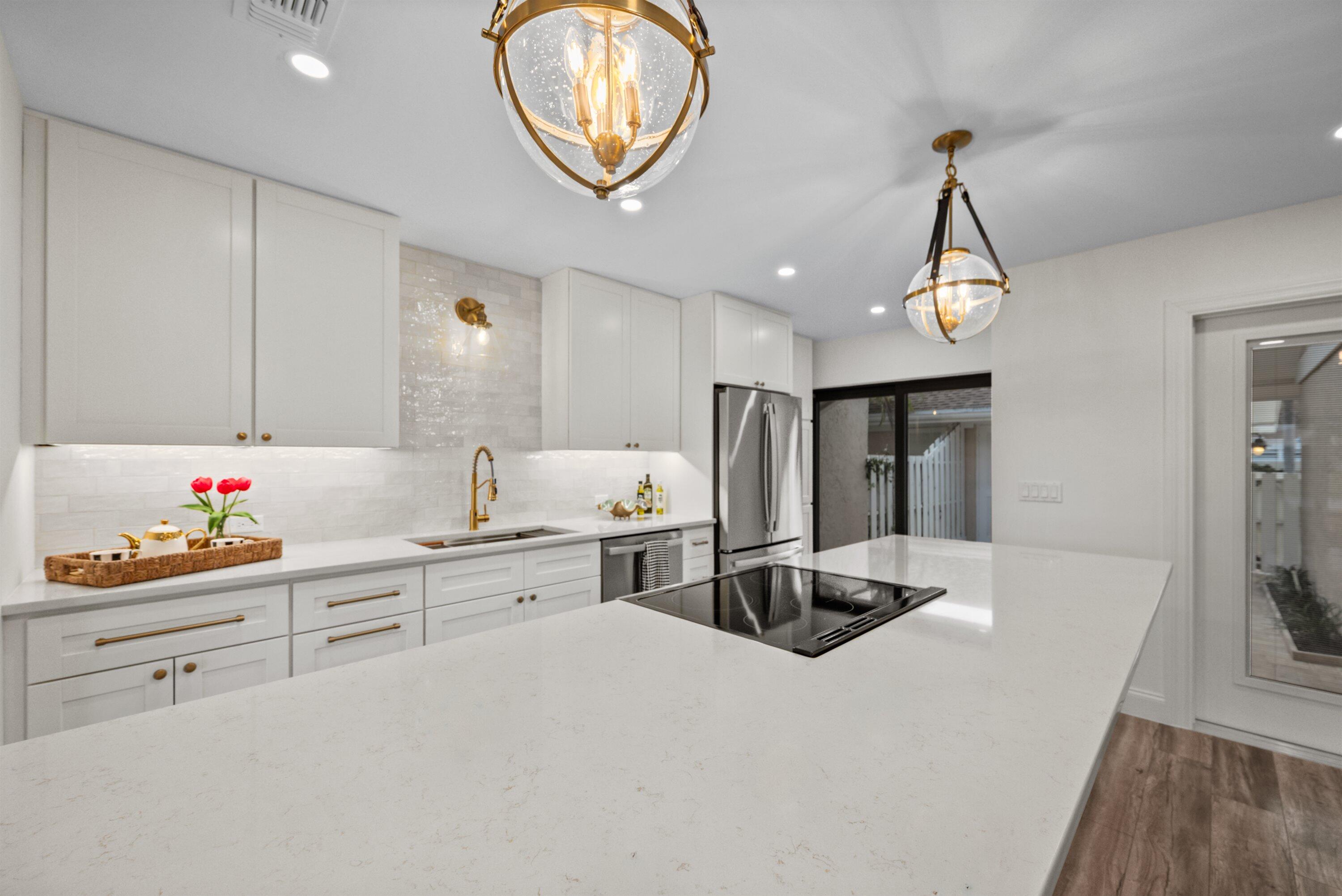 CAPE POINTE OF JONATHANS LANDING - Residential