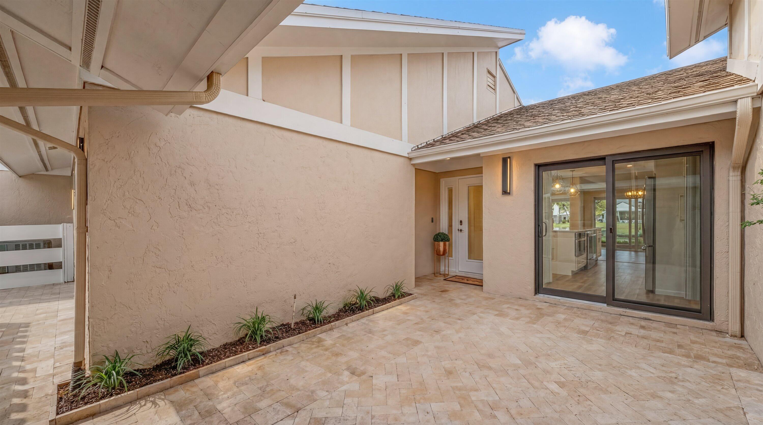 CAPE POINTE OF JONATHANS LANDING - Residential