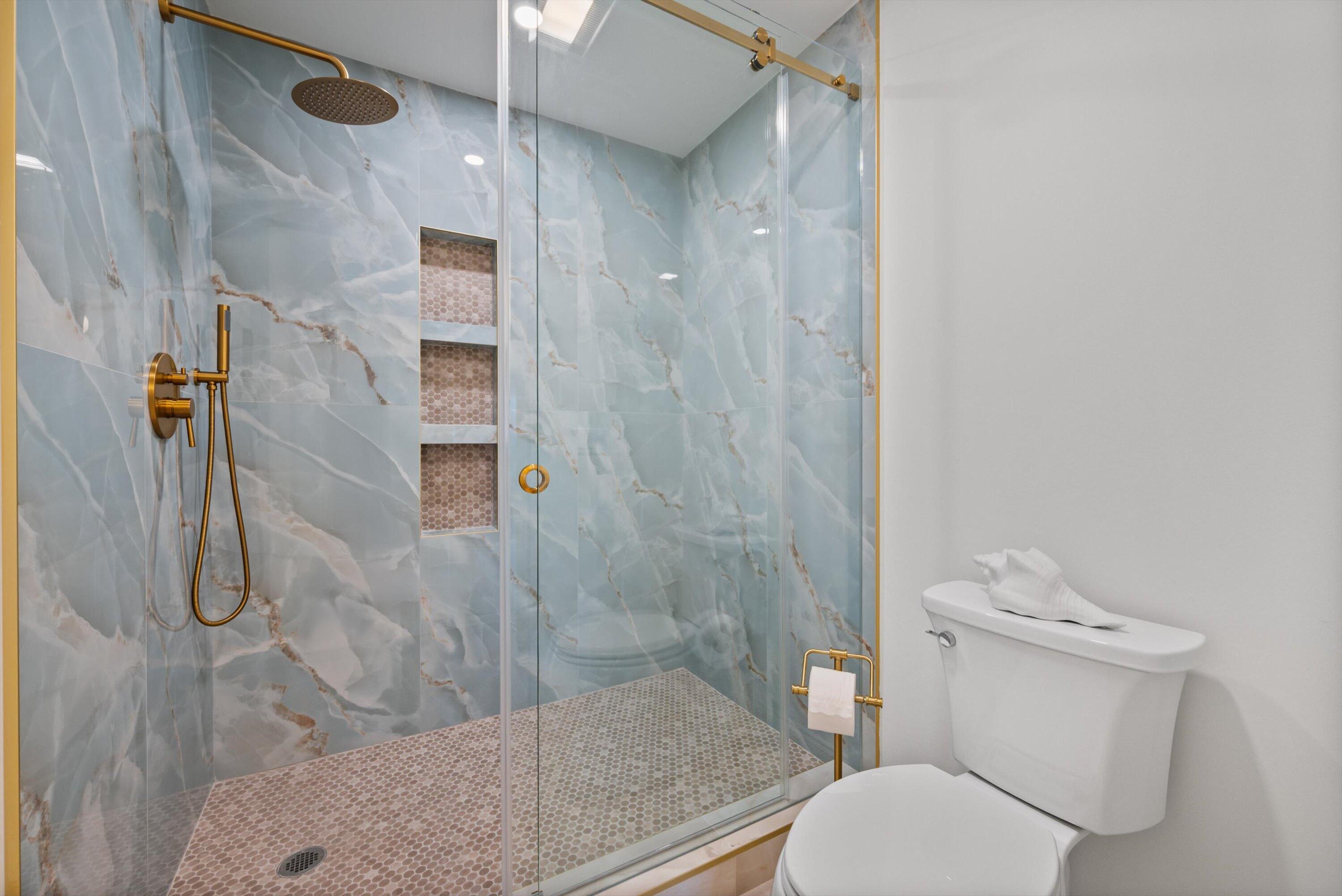 CAPE POINTE OF JONATHANS LANDING - Residential