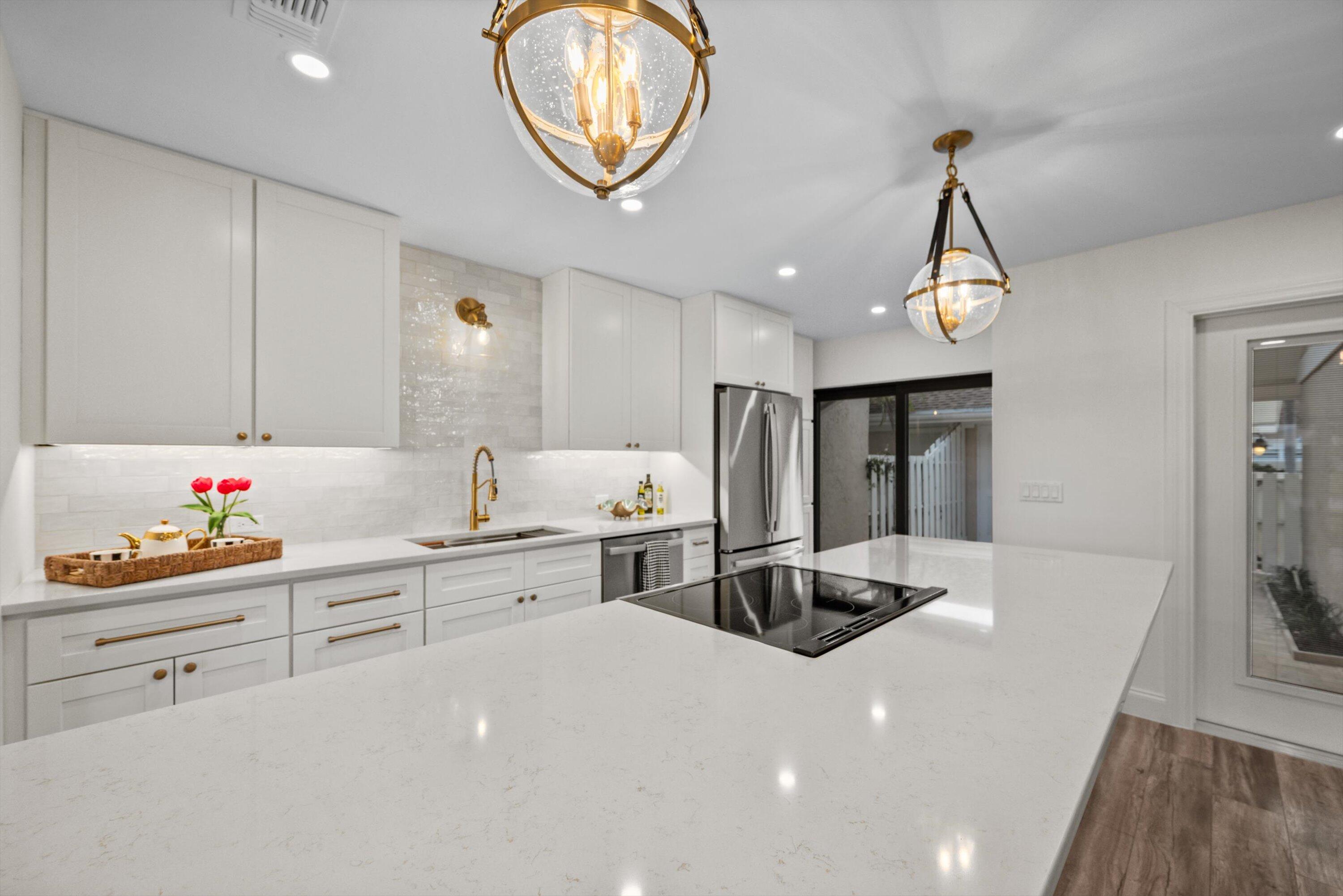 CAPE POINTE OF JONATHANS LANDING - Residential