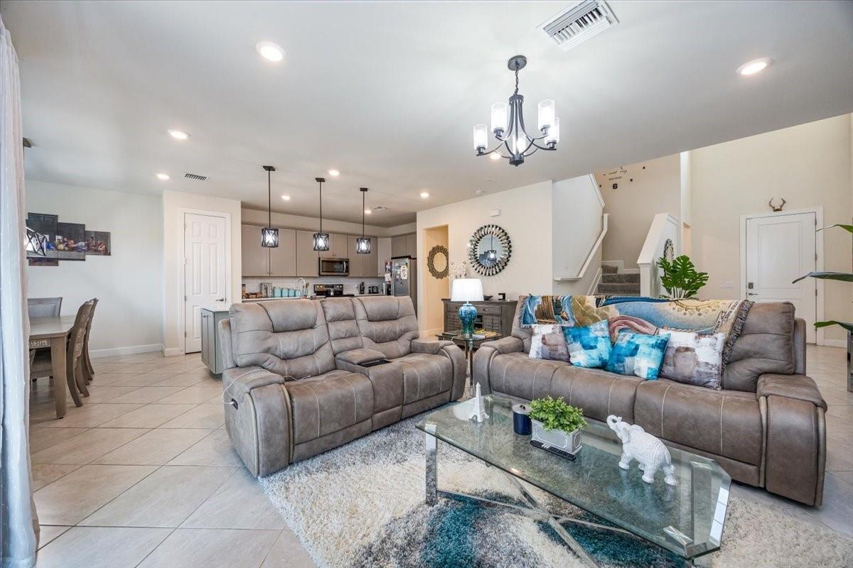 4544 Lamaida Ln